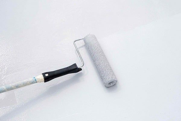 Cần lưu ý gì khi mua và sử dụng sơn chống thấm màu trắng